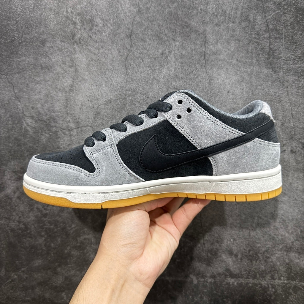 Nike Dunk Low – Cinza & Preto com Solado Gum