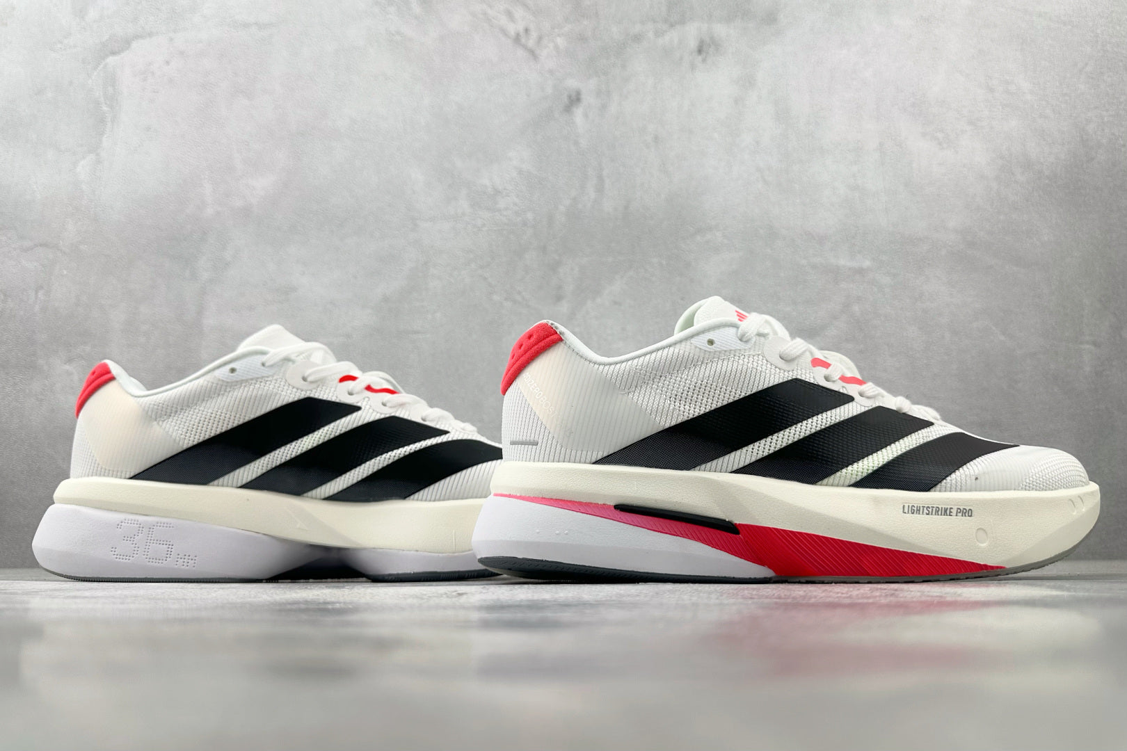Tênis Performance Pro 3D LightStrike – Branco com Preto e Vermelho