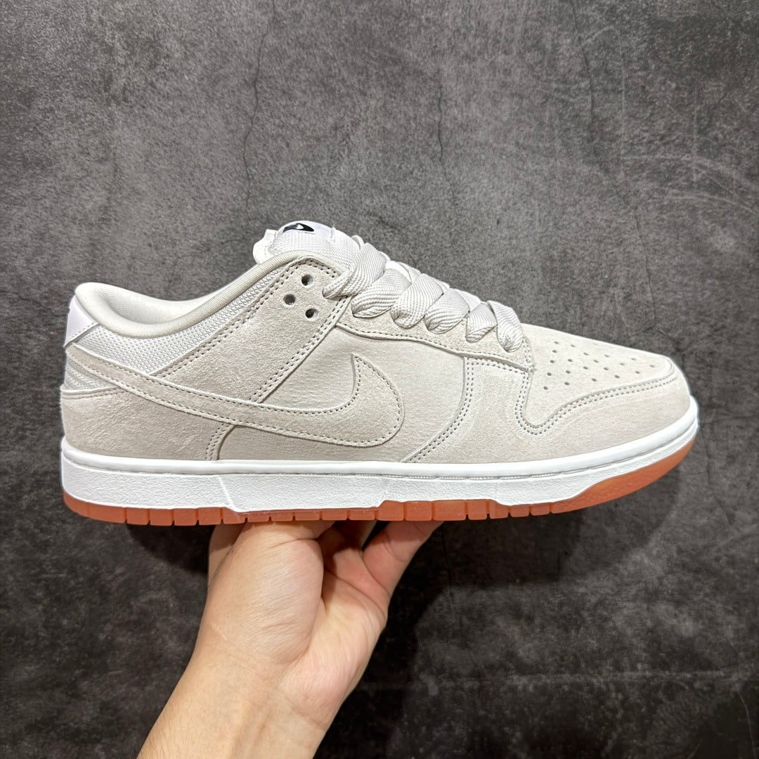 Nike Dunk Low – Bege com Solado Gum