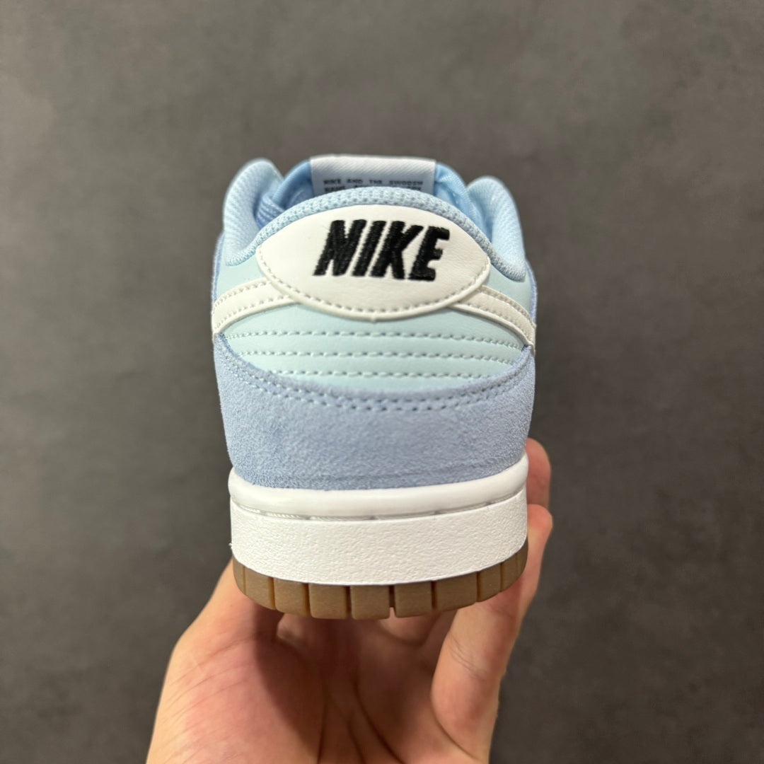 Nike Dunk Low – Azul Claro com Solado Gum