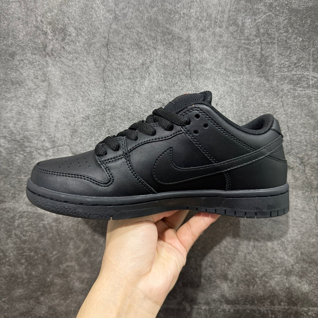 Nike Dunk Low – Triple Black