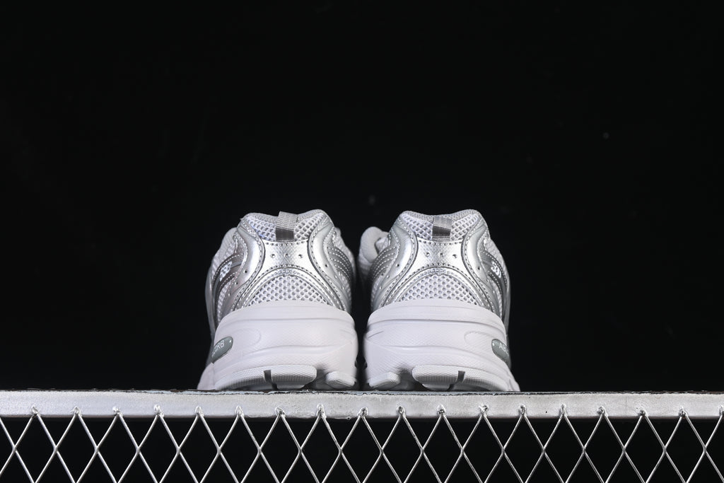 New Balance 530 – Prata