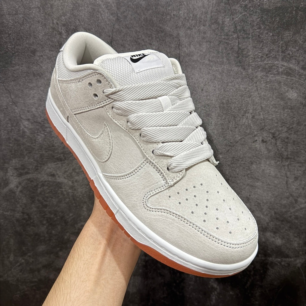 Nike Dunk Low – Bege com Solado Gum