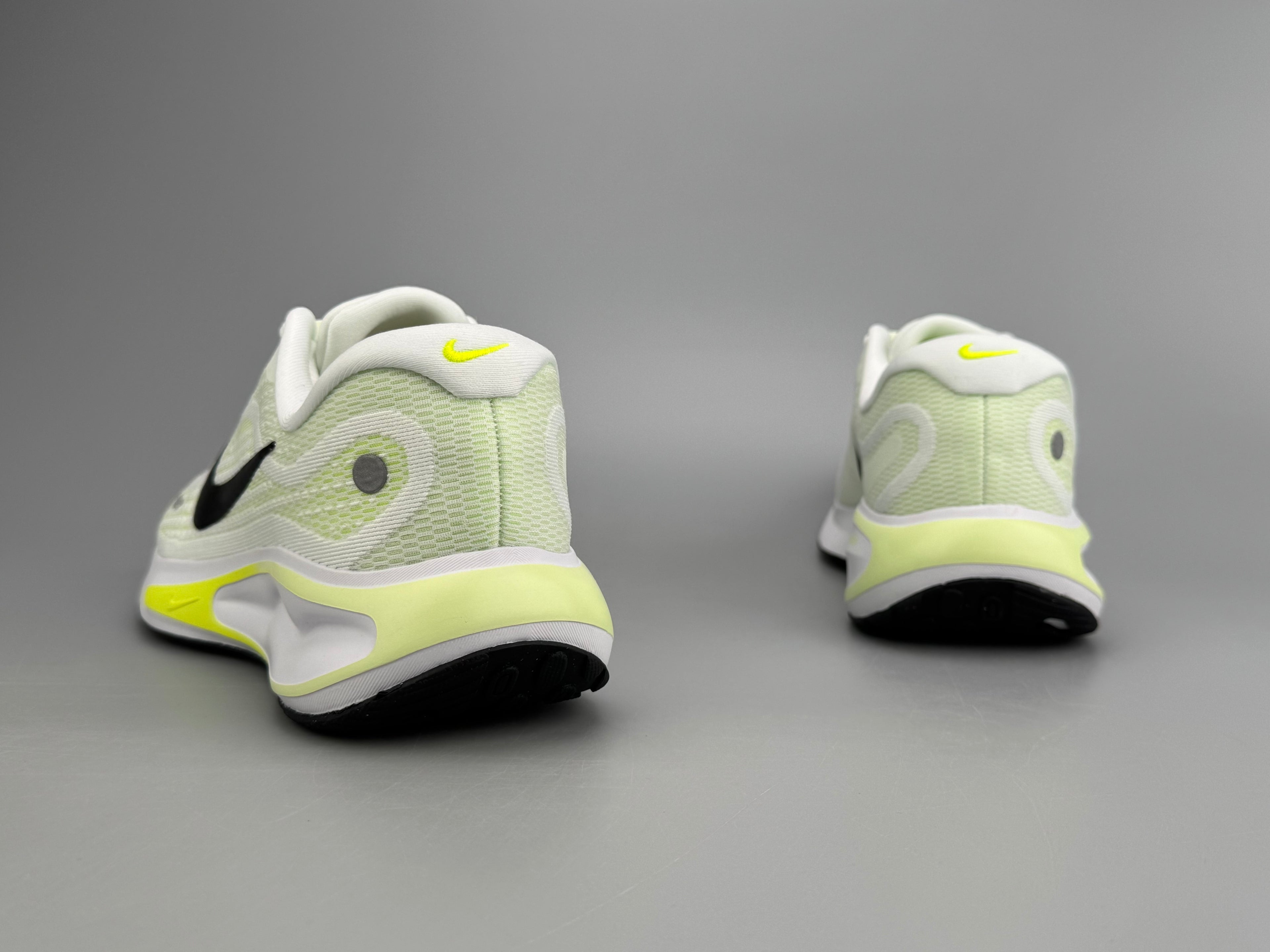 Tênis Journey Run Pro – Branco com Verde Neon