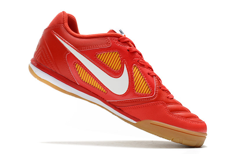 Chuteira Futsal Nike Gato – Vermelha com Detalhes Amarelos