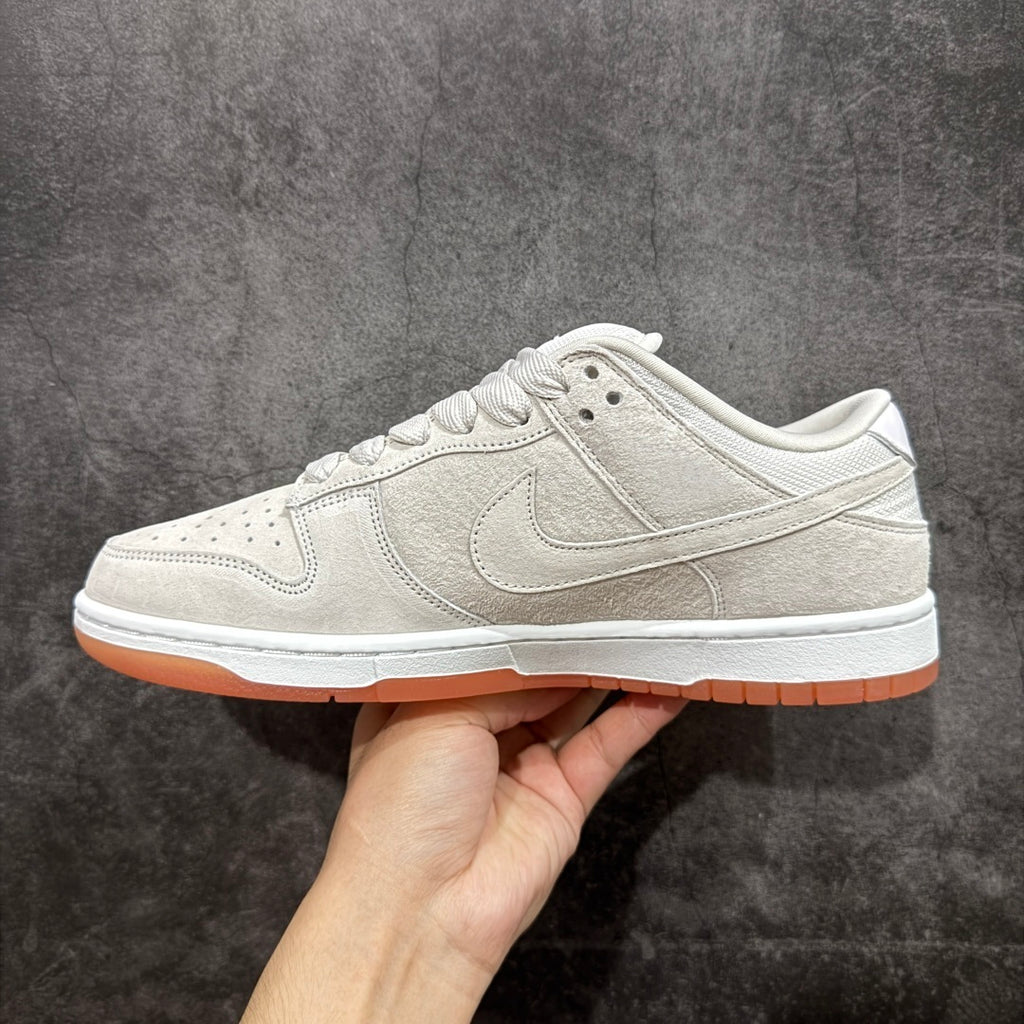 Nike Dunk Low – Bege com Solado Gum