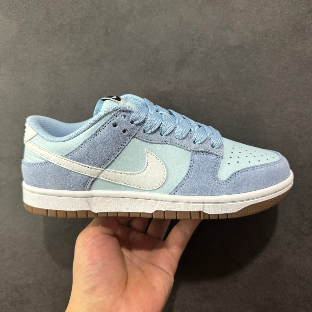 Nike Dunk Low – Azul Claro com Solado Gum