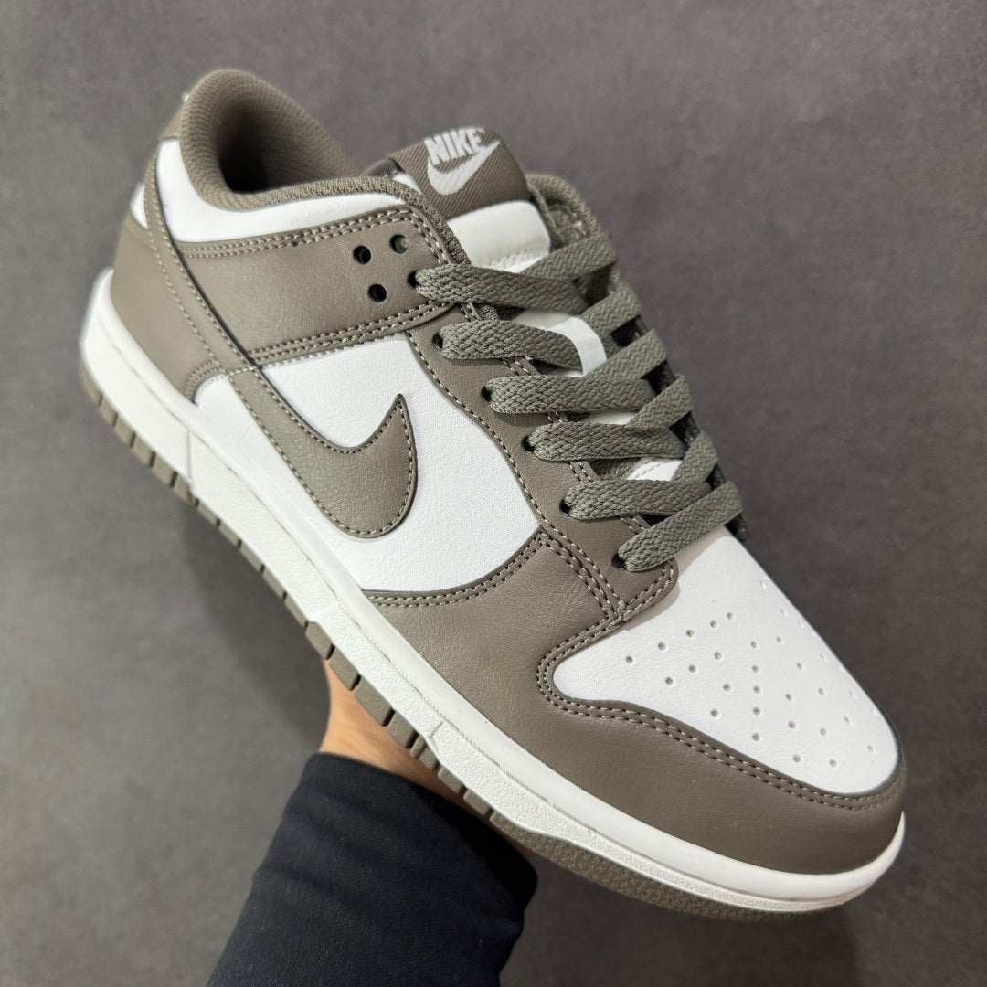 Nike Dunk Low – Marrom & Branco