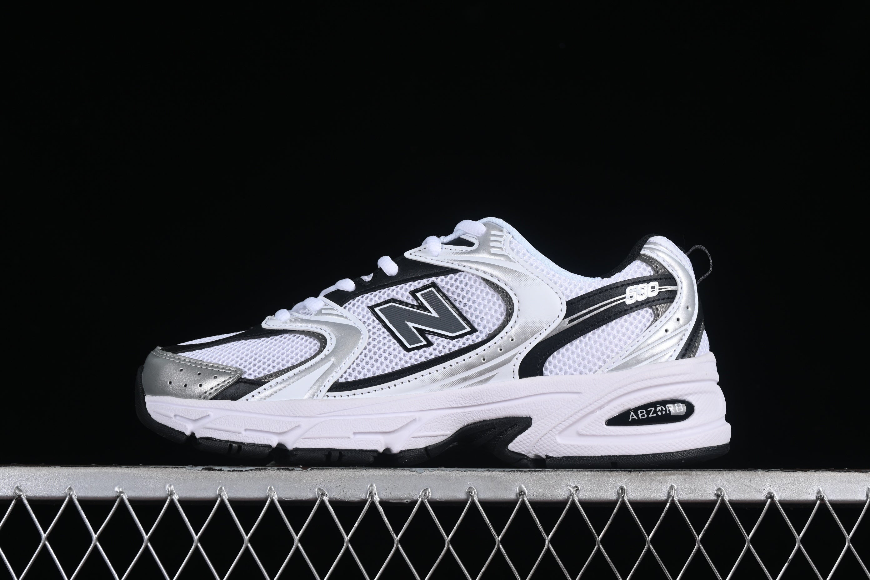 New Balance 530 – Branco/Preto