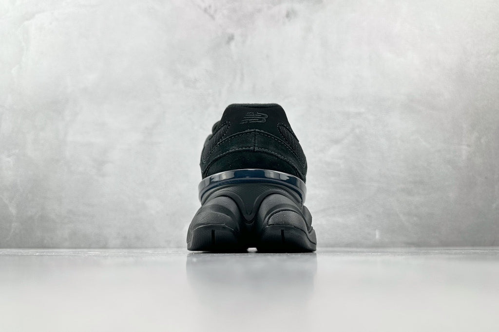 New Balance 9060 – Triple Black