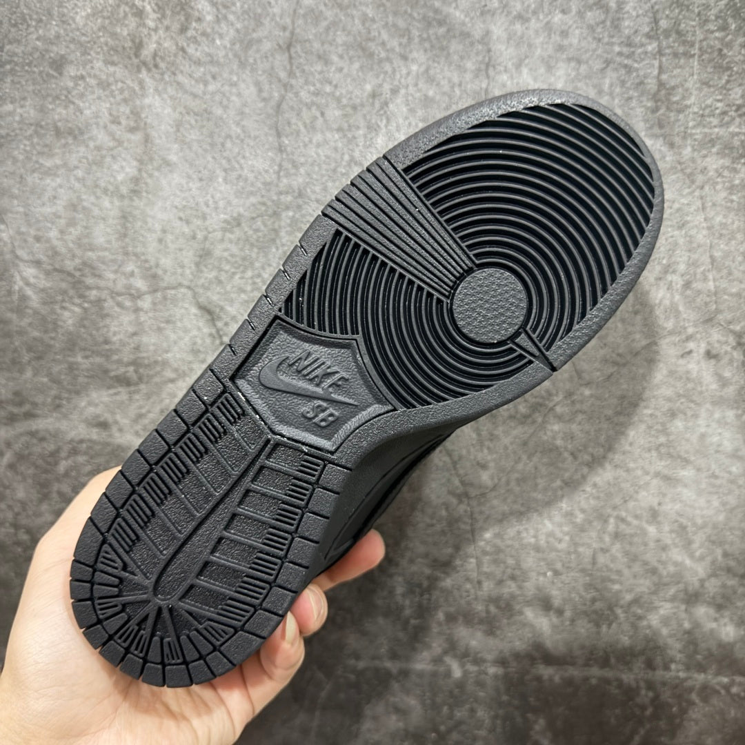Nike Dunk Low – Triple Black