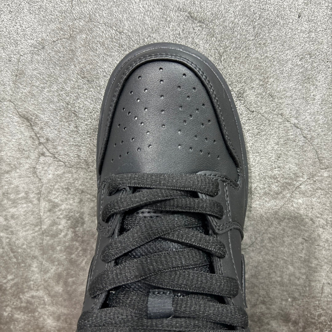 Nike Dunk Low – Triple Black