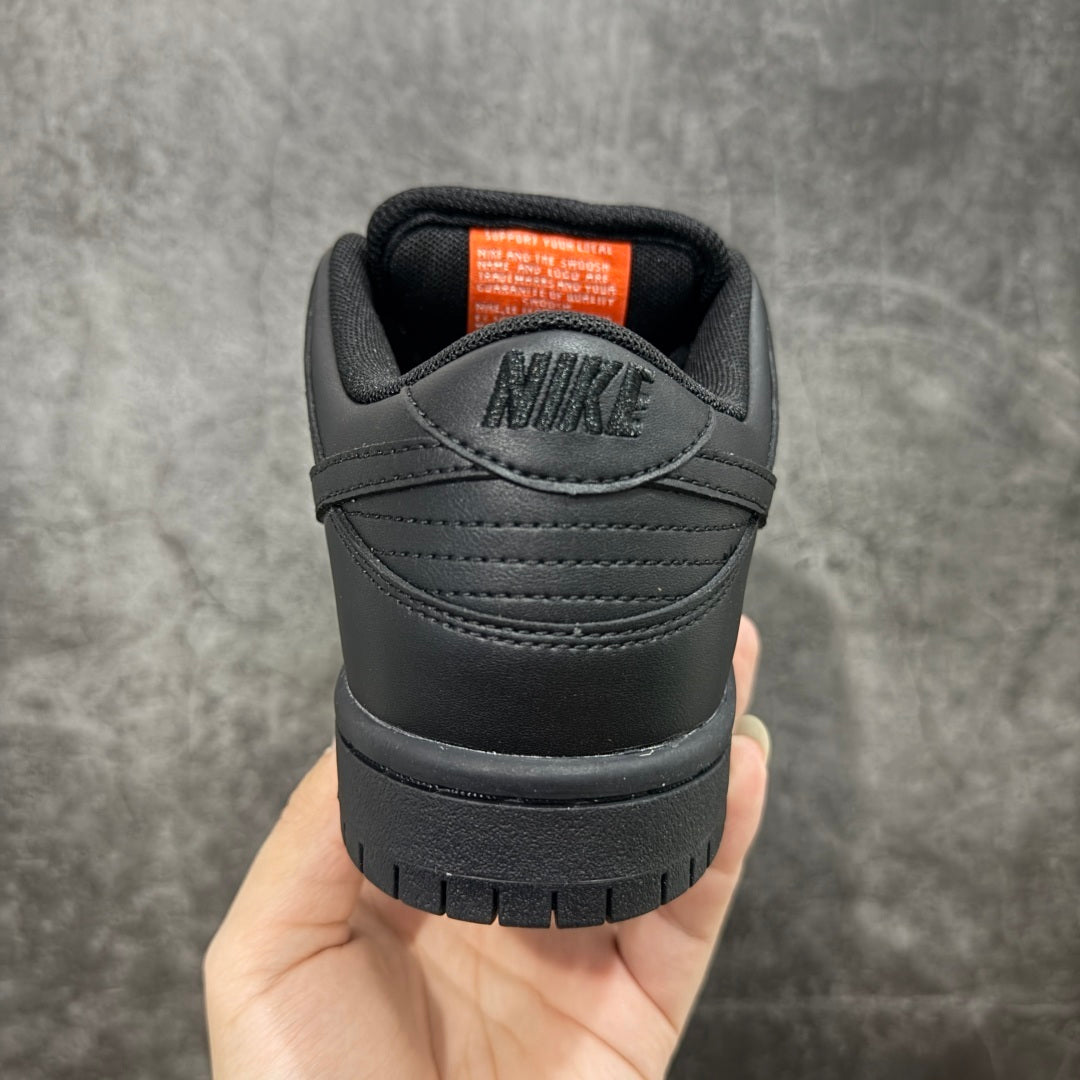 Nike Dunk Low – Triple Black