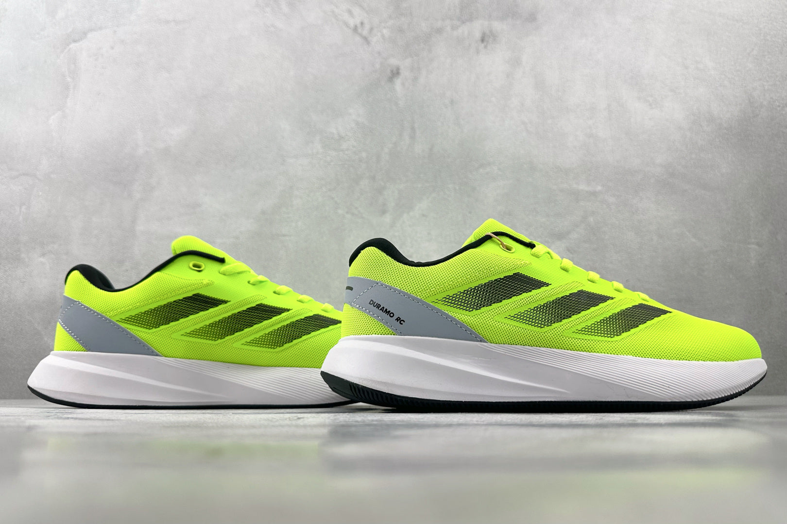 Tênis Running Neon Pro – Alta Performance Verde