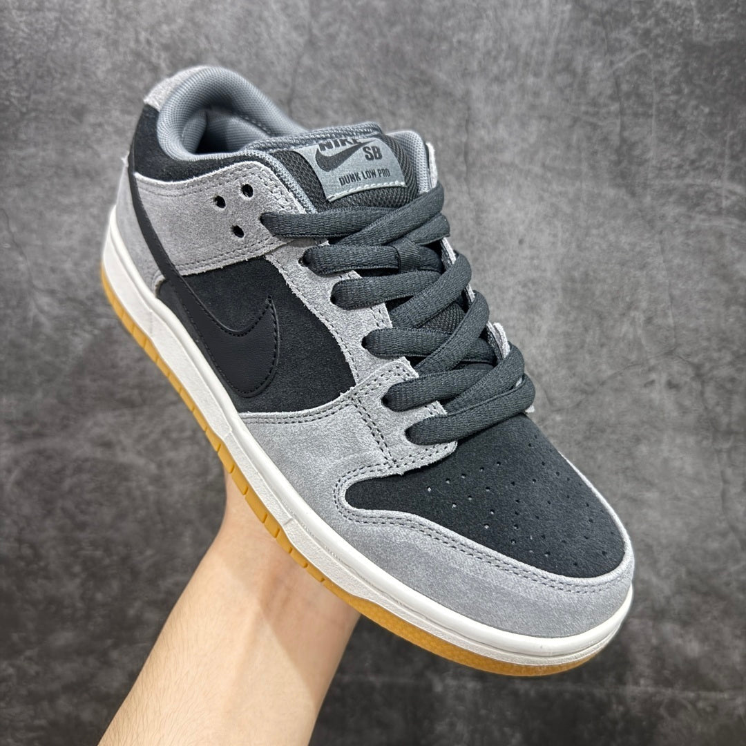 Nike Dunk Low – Cinza & Preto com Solado Gum