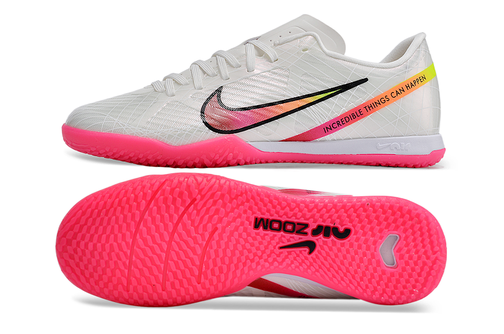 Chuteira Futsal Branca com Rosa – Leveza, Precisão e Estilo Moderno