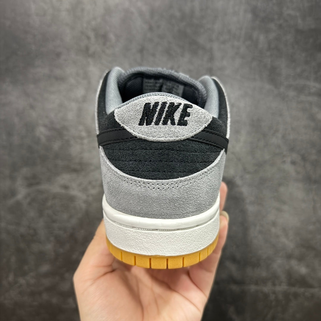 Nike Dunk Low – Cinza & Preto com Solado Gum