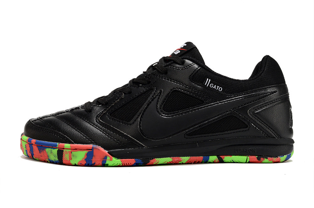 Chuteira Futsal Nike Gato – Preta com Solado Colorido