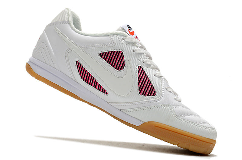 Chuteira Futsal Nike Gato – Branca com Detalhes Rosa