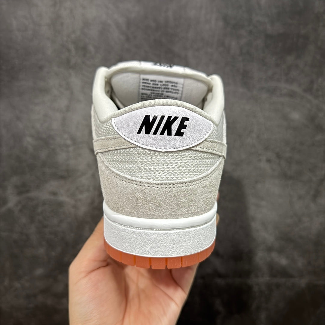 Nike Dunk Low – Bege com Solado Gum