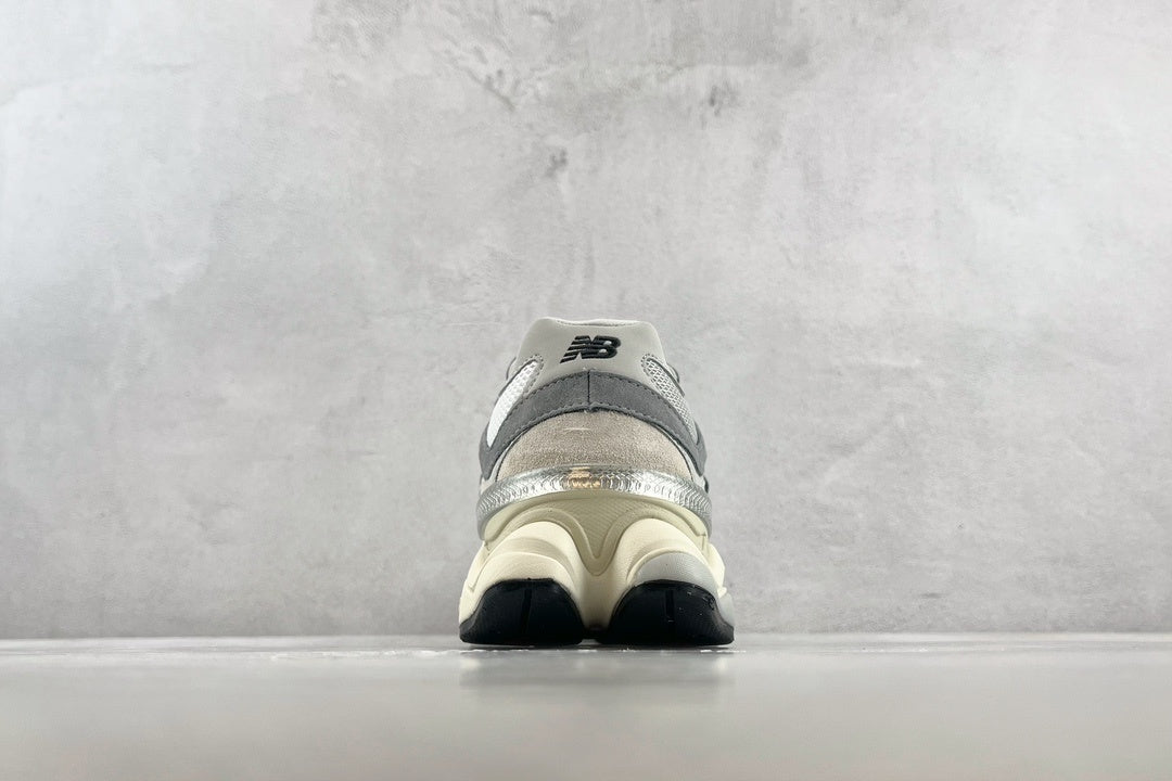 New Balance 9060 – Cinza & Bege